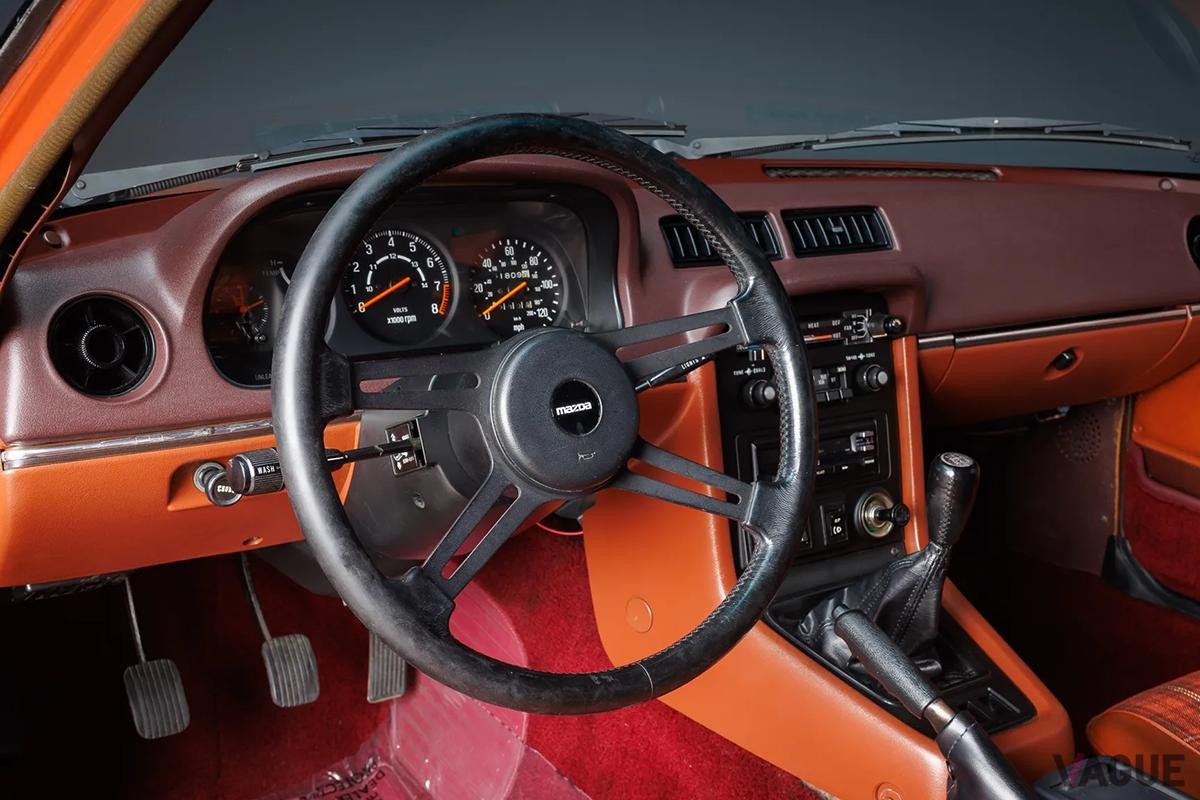 米国のオンラインオークションに出品中の1979年式マツダ初代「RX-7」（米国仕様）