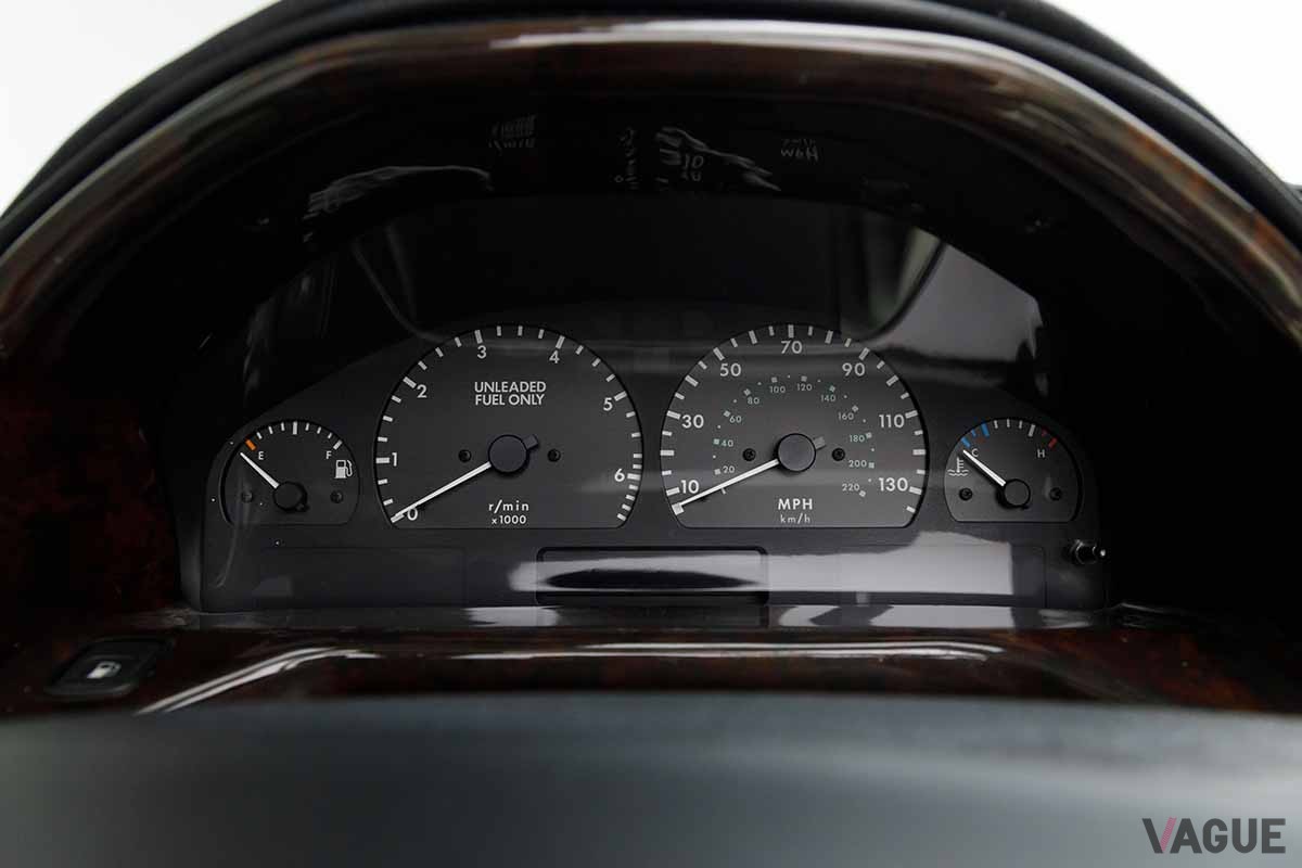 オークションに登場、落札された1995年式ランドローバー「レンジローバー4.0SEコンバーチブル」 Ashley Lauzurica(c)2025 Courtesy of RM Sotheby's