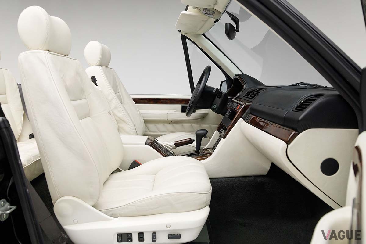オークションに登場、落札された1995年式ランドローバー「レンジローバー4.0SEコンバーチブル」 Ashley Lauzurica(c)2025 Courtesy of RM Sotheby's