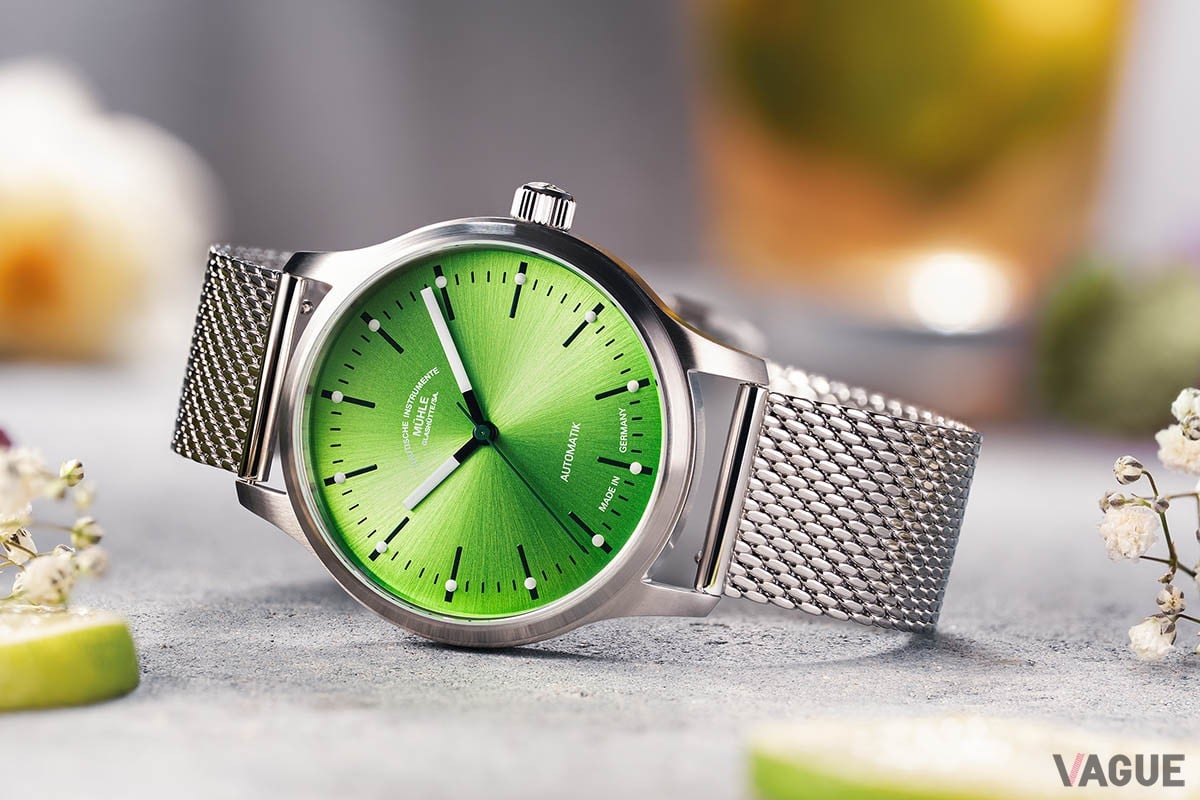 トレンドを感じさせるライムカラーは今の季節にぴったり。モードにも、スポーティにも装える「Panova Lime」