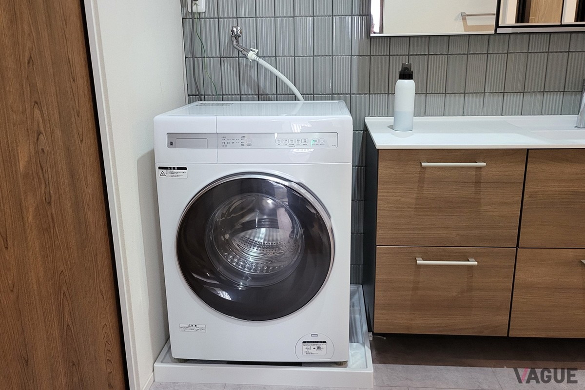 コストと設置性を両立したドラム式洗濯乾燥機