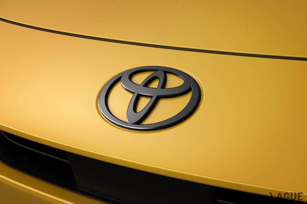 トヨタ「プリウス」Gグレードをベースにした特別仕様車「G“Night Shade”」