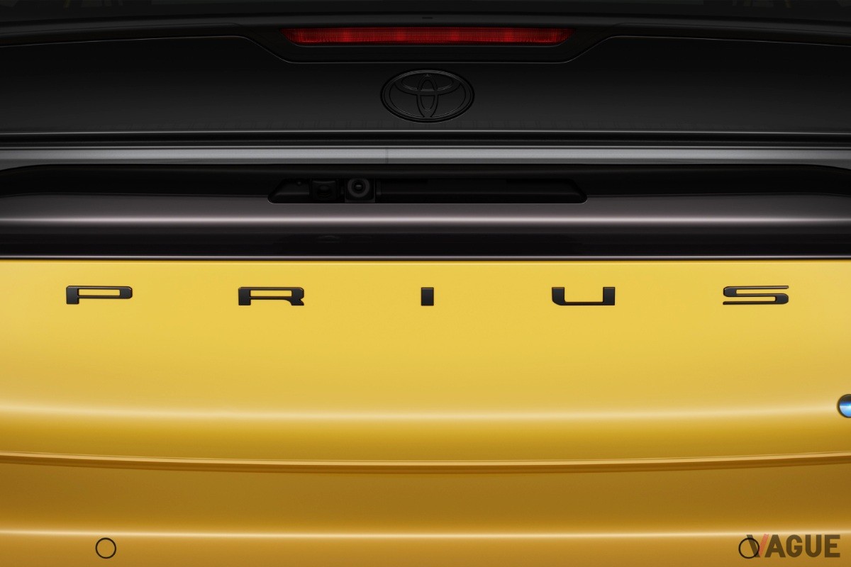 トヨタ「プリウス」Gグレードをベースにした特別仕様車「G“Night Shade”」