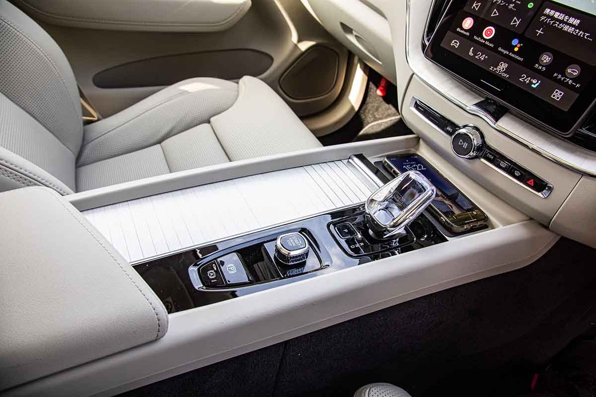 ボルボ改良新型「XC60」のインテリア