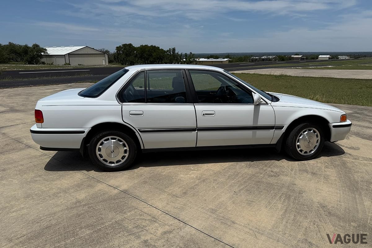 米国オークションに登場、落札された1992年式ホンダ「アコード」LXセダン