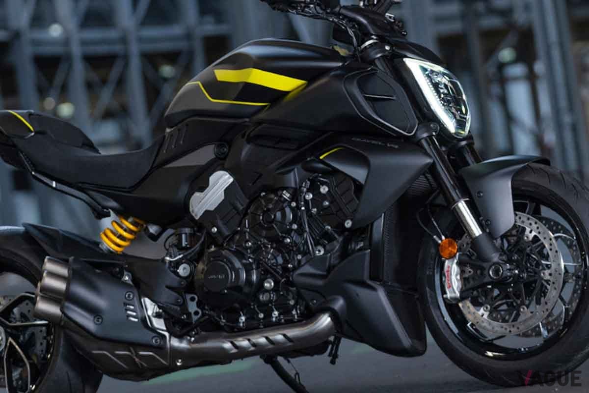 人気の“マッスルクルーザー”ドゥカティ「ディアベルV4」に新色