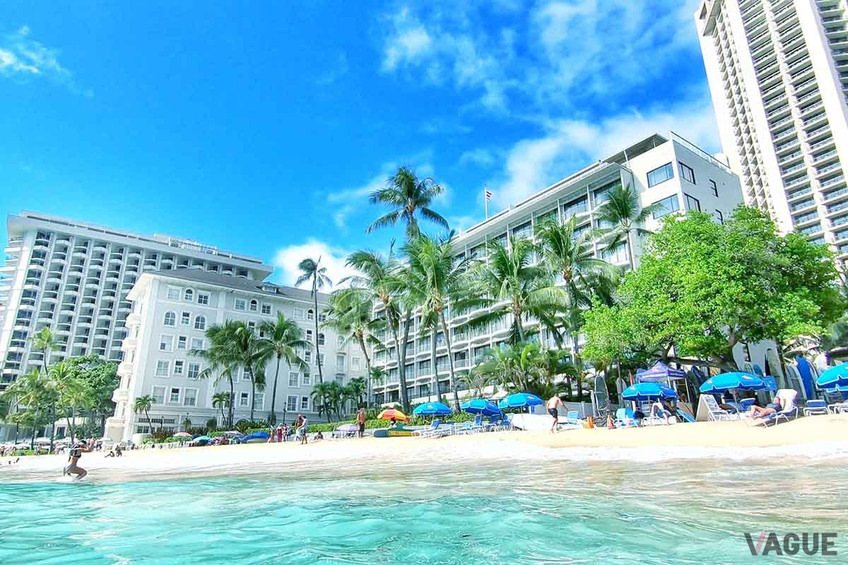 夏休み期間に海外旅行を計画している人も多いはずだが、万が一のための「海外旅行傷害保険」はどうすればいい？