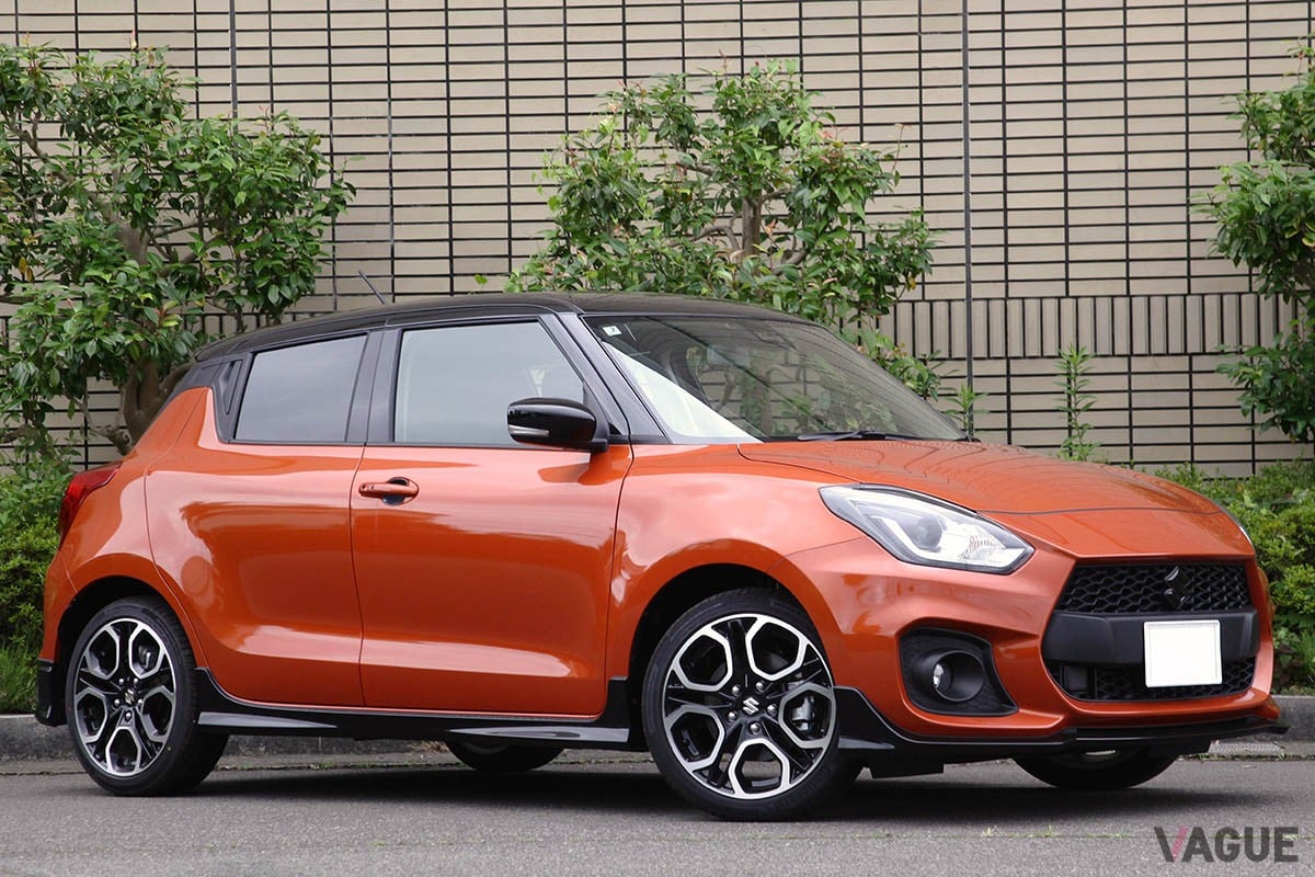 クルマの基本性能の高さに加え、操る楽しさもあわせ持つ4代目の現行型「スイフトスポーツ（ZC33S型）」は2017年にデビュー