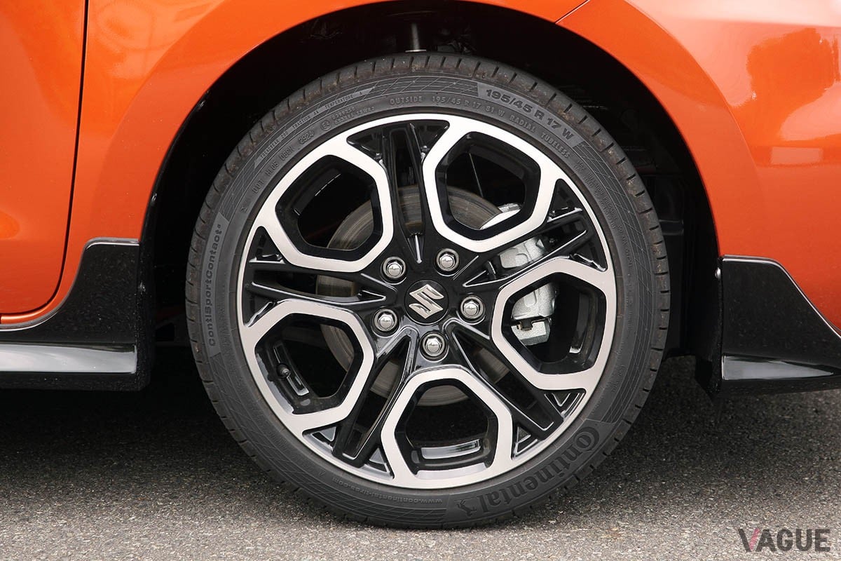 クルマの基本性能の高さに加え、操る楽しさもあわせ持つ4代目の現行型「スイフトスポーツ（ZC33S型）」は2017年にデビュー