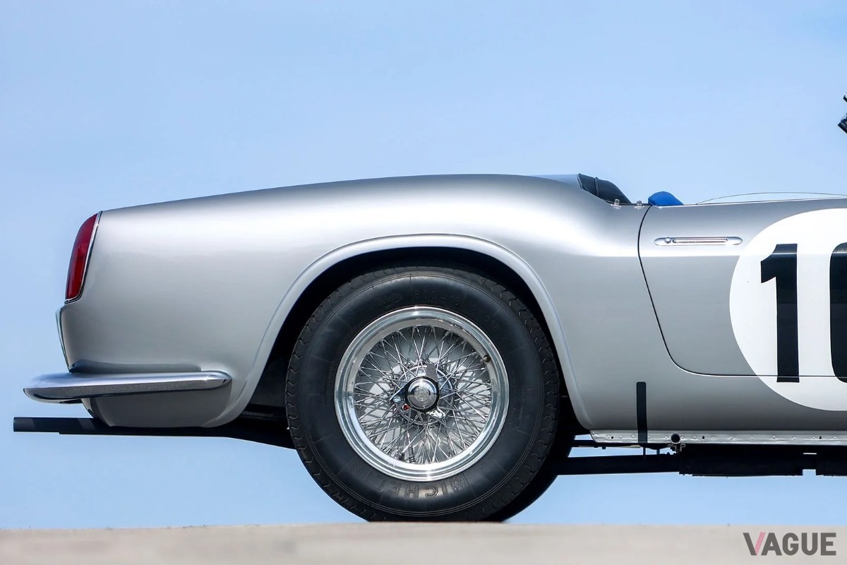 1959年式フェラーリ「250 GT LWB カリフォルニア・スパイダー・コンペティツィオーネ」（C）Broad Arrow Auctions LLC.
