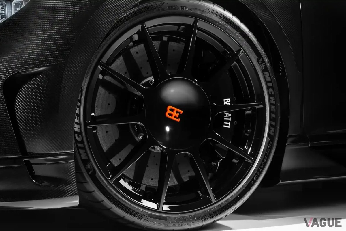 ブガッティ「シロン・スーパースポーツ300+」