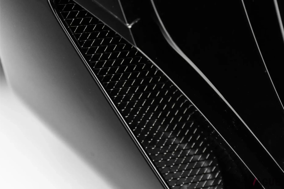 高級品専門の国際マーケットプレイス「JamesEdition」に出品された2012年式レクサス「LFA」