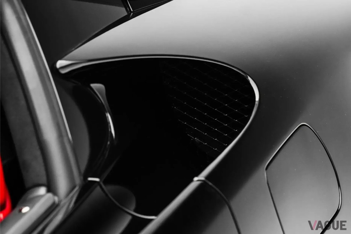 高級品専門の国際マーケットプレイス「JamesEdition」に出品された2012年式レクサス「LFA」