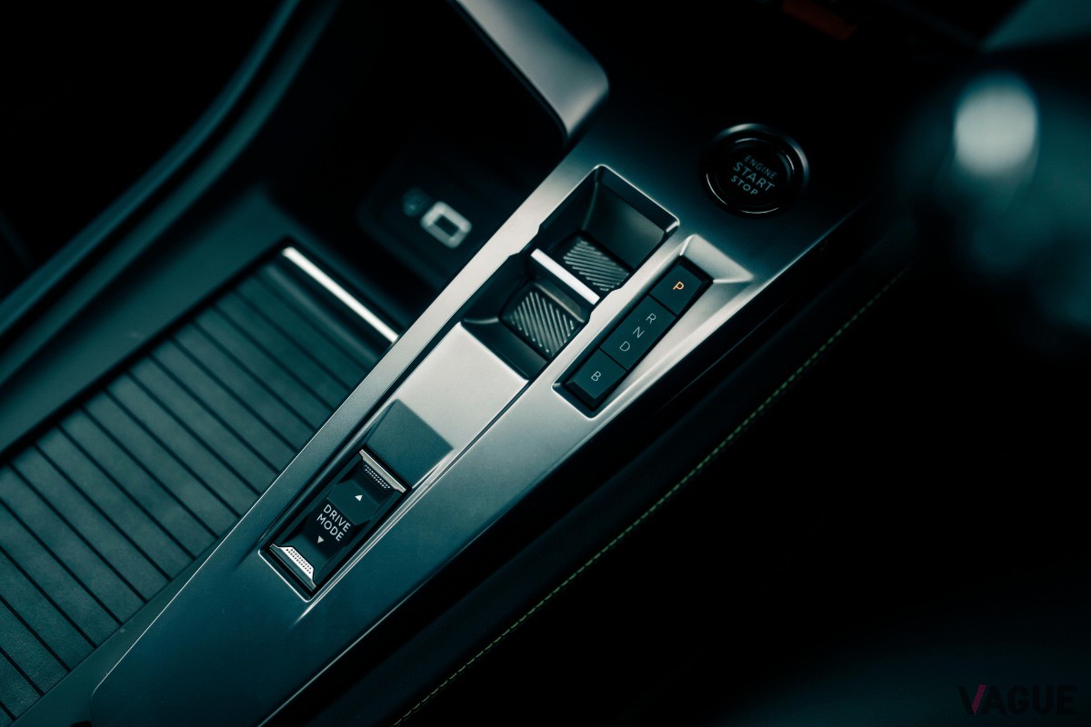 プジョー新型「408」