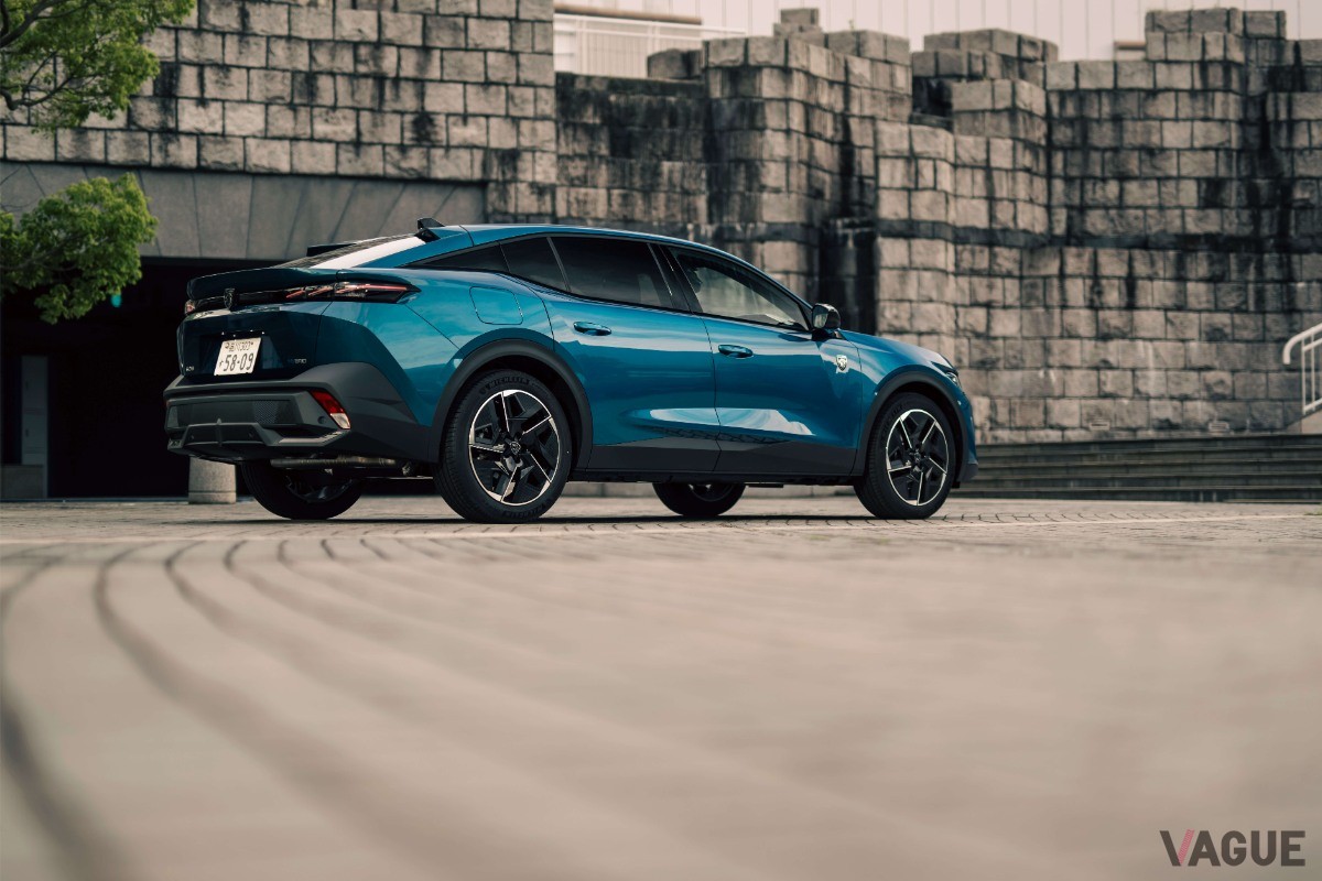 プジョー新型「408」