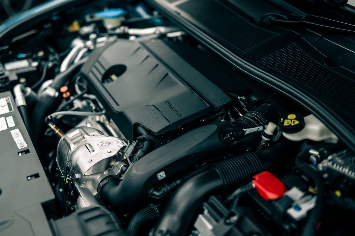 プジョー新型「408」