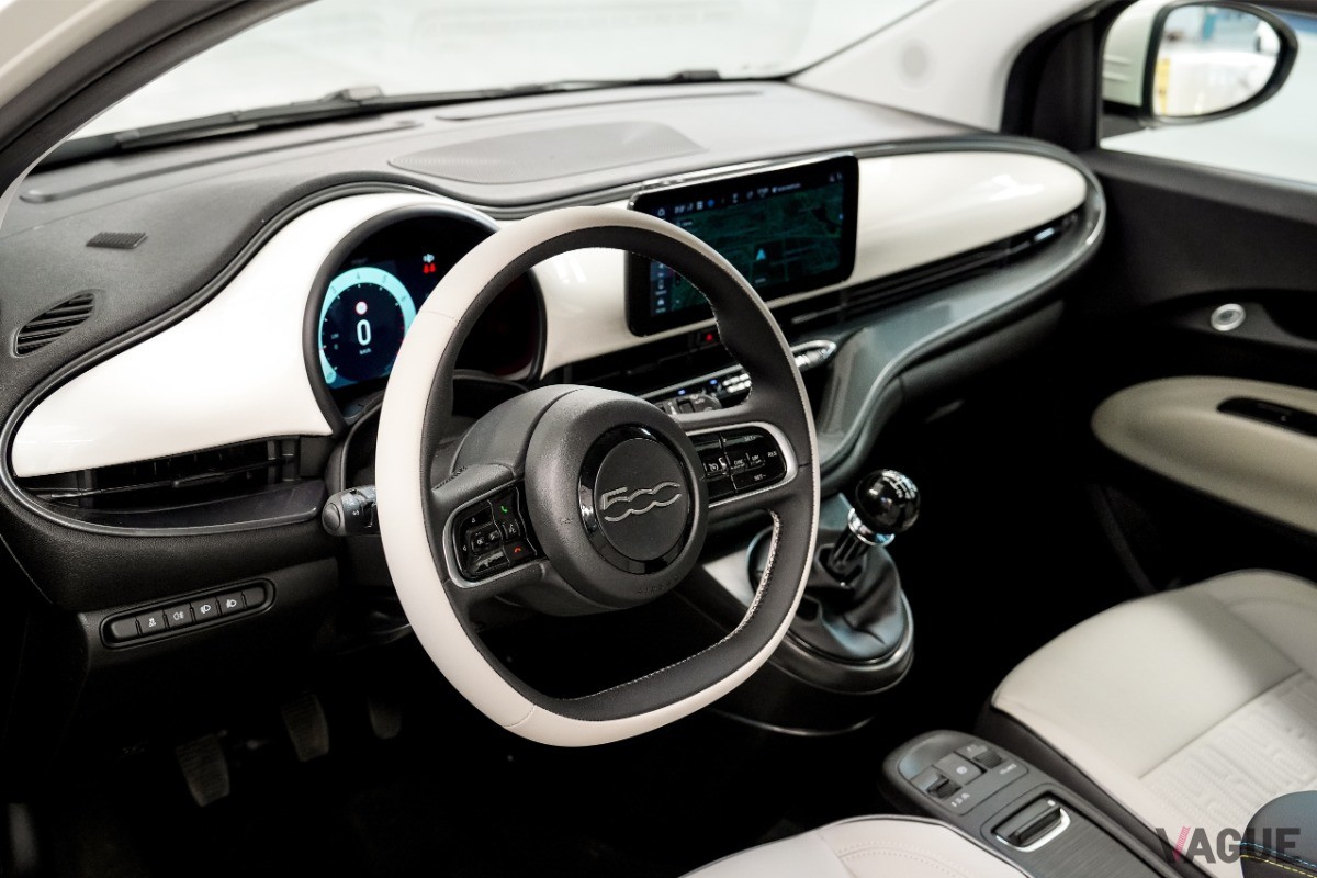 フィアット新型「500ハイブリッド」