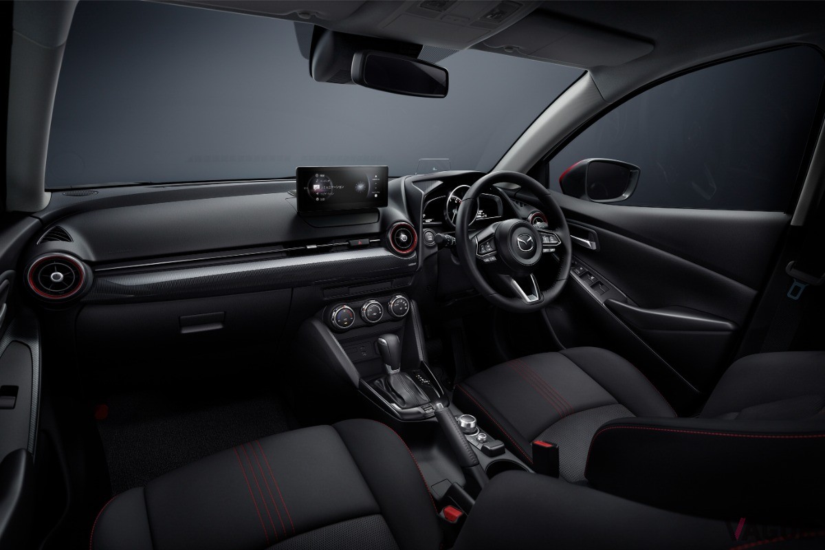 マツダ「マツダ2 15スポーツ」