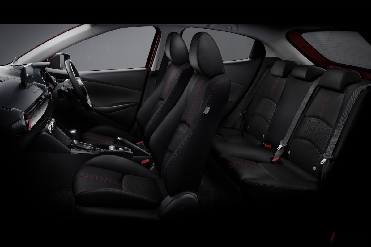 マツダ「マツダ2 15スポーツ」