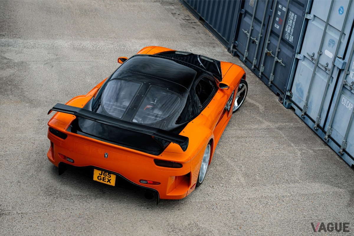 ヴェイルサイド製ボディキットを装着した1992年式マツダ「RX-7」
