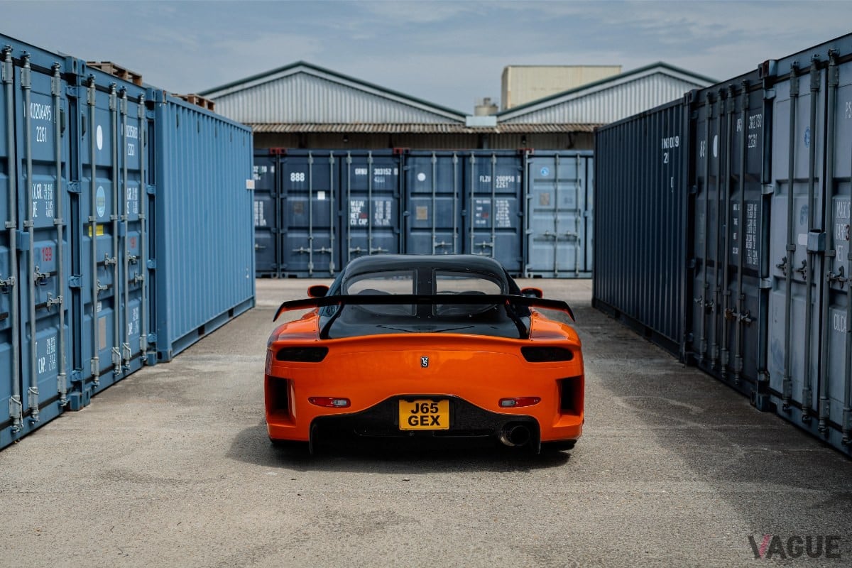 ヴェイルサイド製ボディキットを装着した1992年式マツダ「RX-7」