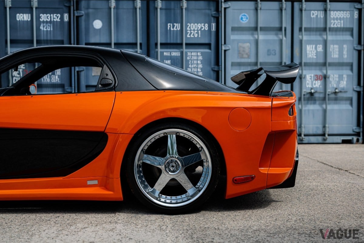 ヴェイルサイド製ボディキットを装着した1992年式マツダ「RX-7」