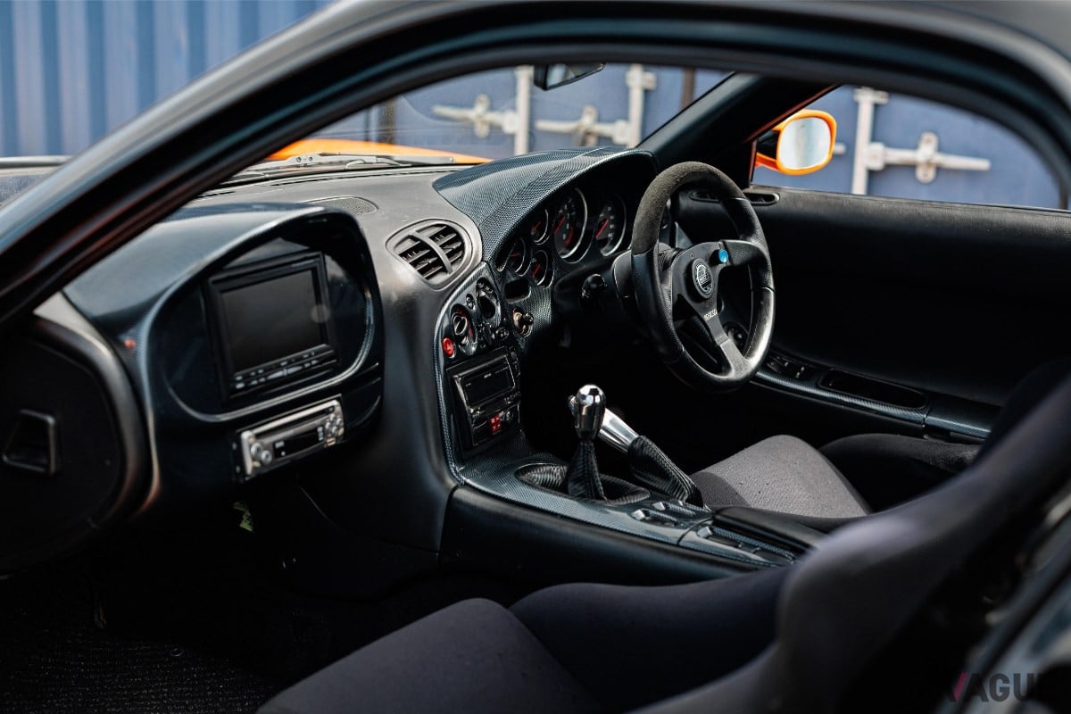 ヴェイルサイド製ボディキットを装着した1992年式マツダ「RX-7」