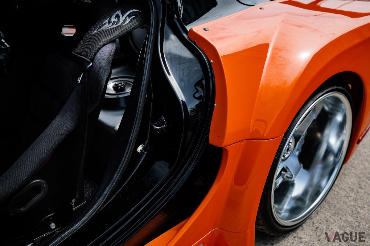 ヴェイルサイド製ボディキットを装着した1992年式マツダ「RX-7」