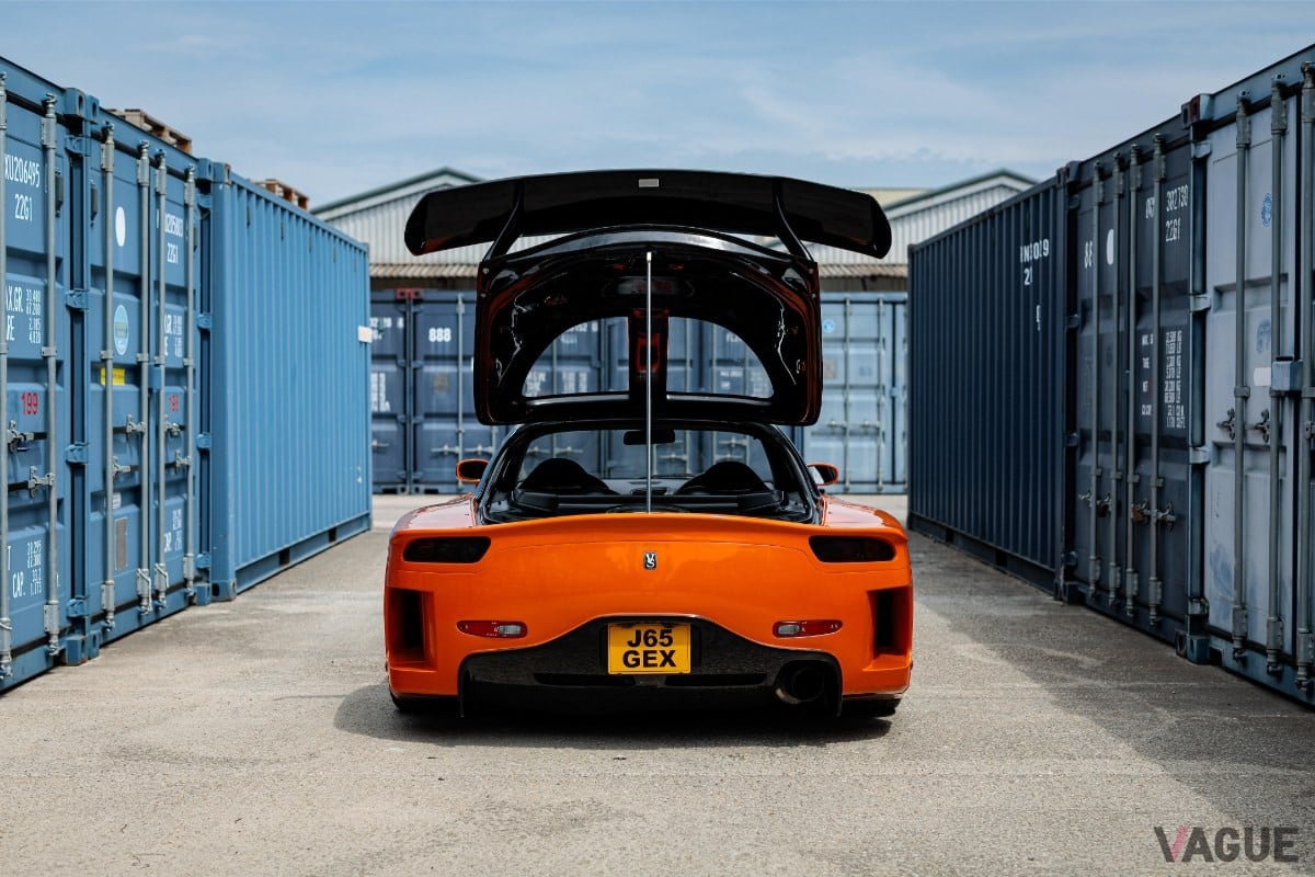 ヴェイルサイド製ボディキットを装着した1992年式マツダ「RX-7」