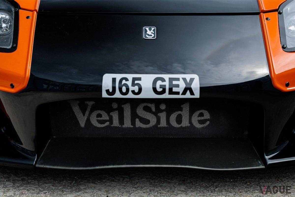 ヴェイルサイド製ボディキットを装着した1992年式マツダ「RX-7」