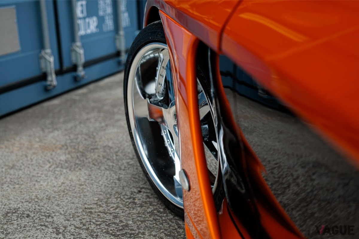 ヴェイルサイド製ボディキットを装着した1992年式マツダ「RX-7」