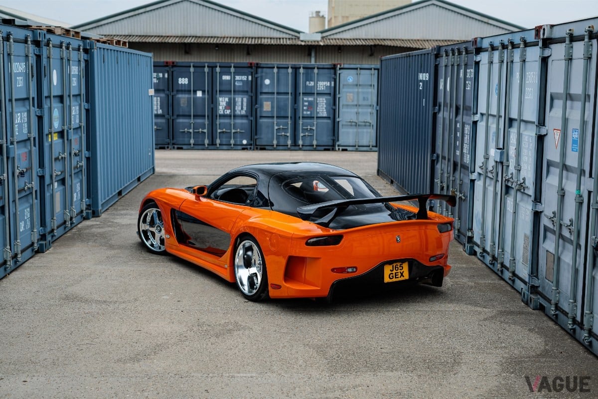 ヴェイルサイド製ボディキットを装着した1992年式マツダ「RX-7」