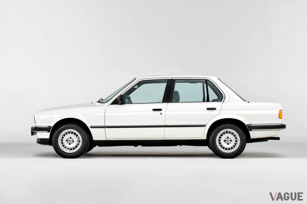 名車「E30型」は4ドアやカブリオレ、ワゴンまで登場し、ラインナップを拡大。初代「M3」もこの世代から誕生し、モータースポーツでも活躍した伝説的モデル