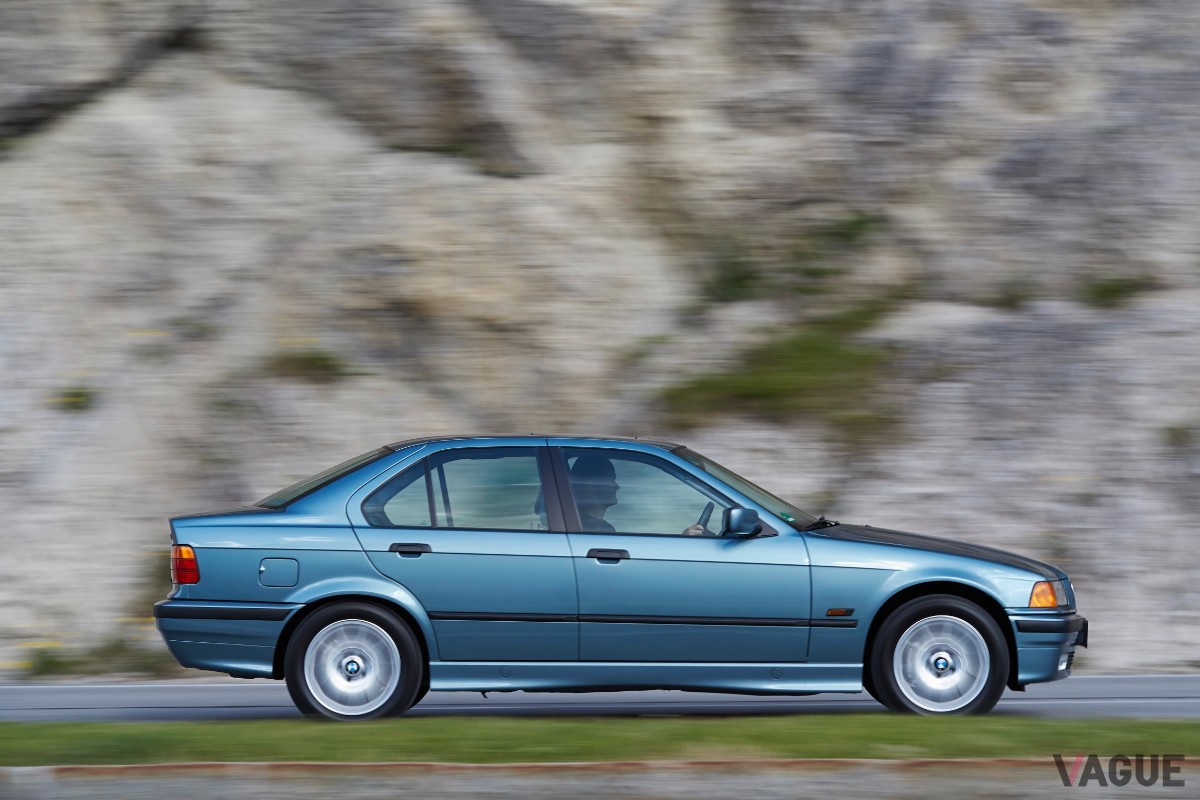 空力を意識した流麗なデザインへと進化した「E36型」。内外装の質感が大幅に向上し、プレミアムセダンとしての地位を確立した