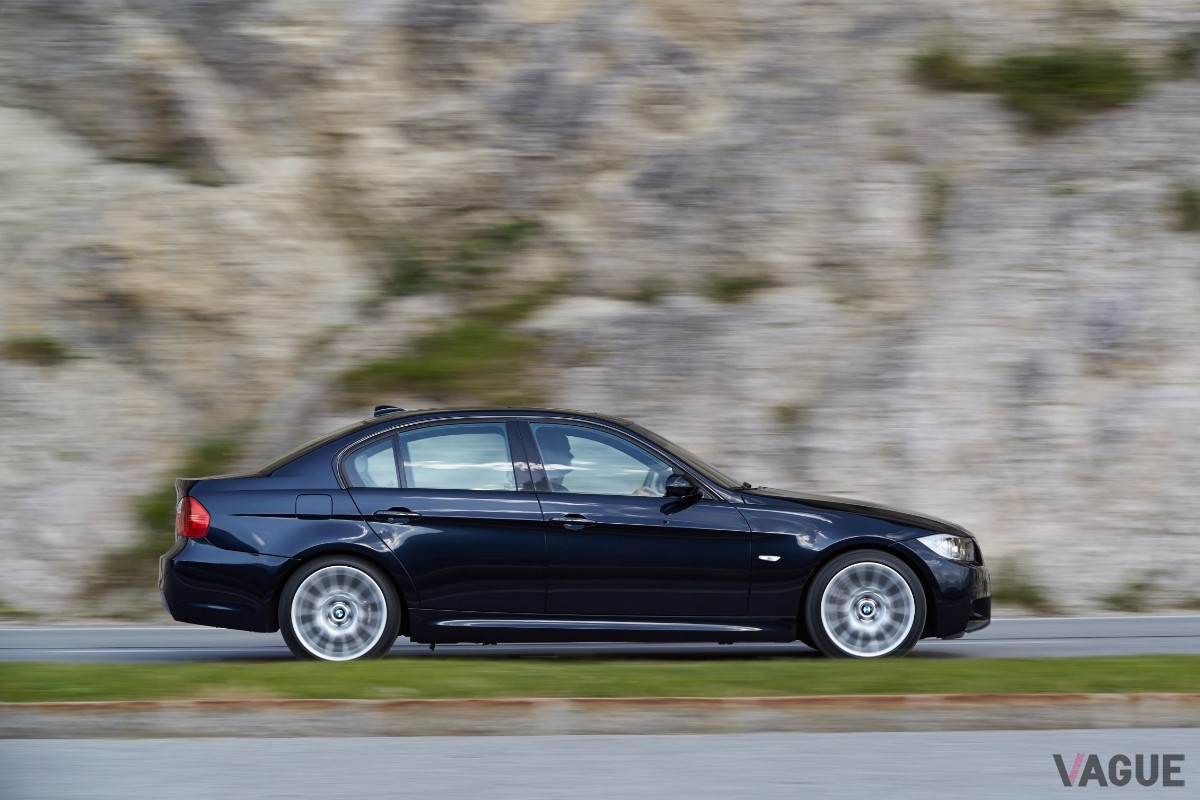 E90（セダン）を中心に、クーペ／ツーリング／カブリオレが揃った5代目。E92型M3は初のV8エンジンを採用し、ファンを驚かせた