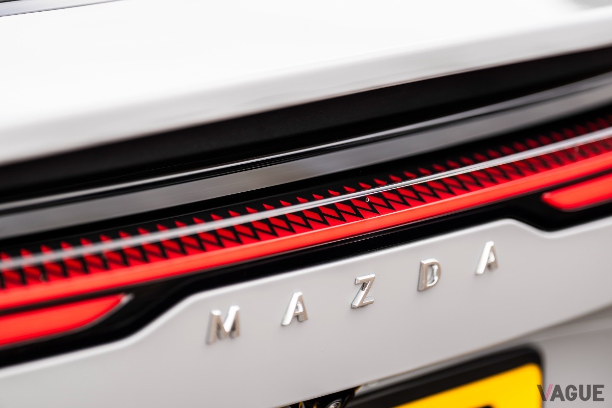 英国マツダは新型「マツダ6e」を英国で開催されるカーフェスト2025で初公開