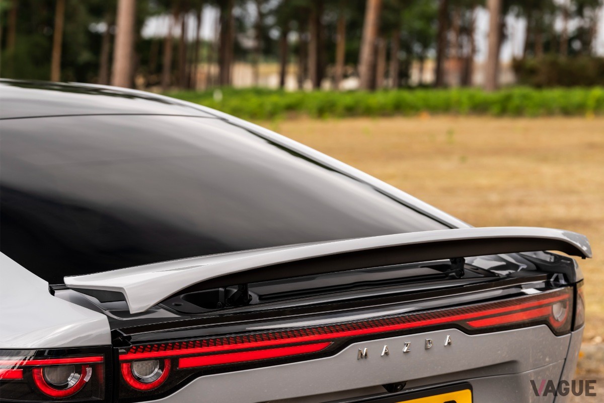 英国マツダは新型「マツダ6e」を英国で開催されるカーフェスト2025で初公開