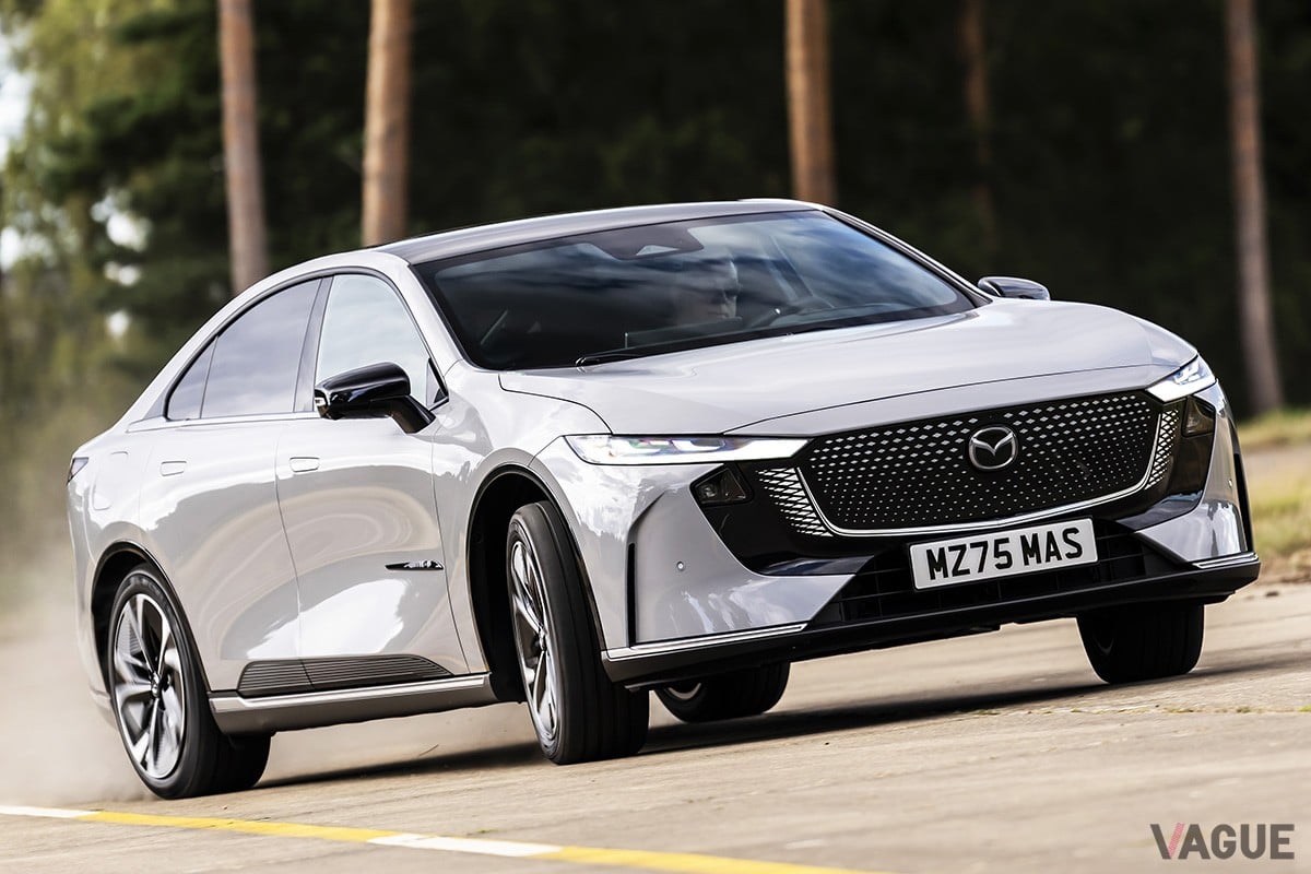 英国マツダは新型「マツダ6e」を英国で開催されるカーフェスト2025で初公開