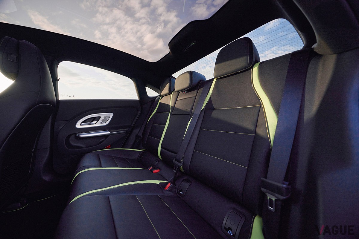 メルセデス・ベンツ新型「CLA350 4マチック with EQテクノロジー」