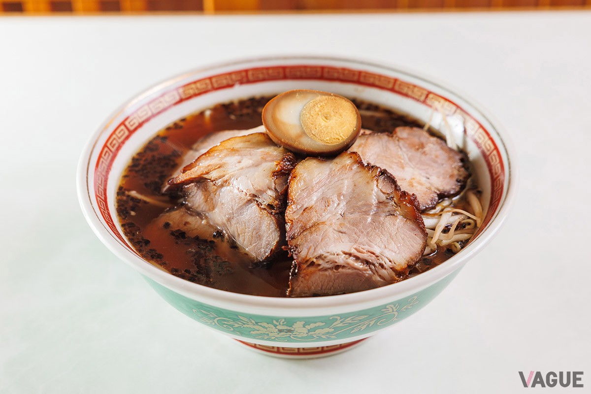 チャーシューワンタンメン1,400円。酒のつまみとして好評なチャーシュー単品は1皿650円