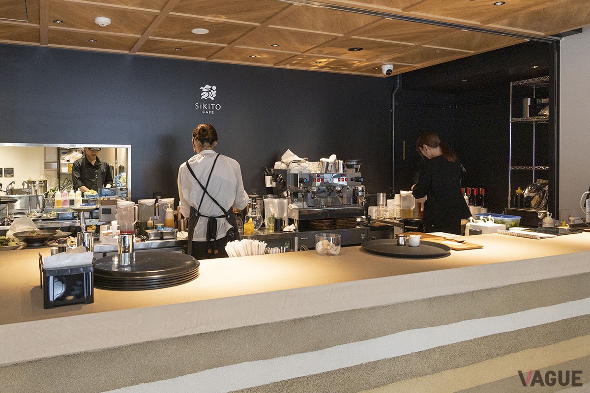 カフェに入ってすぐの場所にあるキッチンスペース