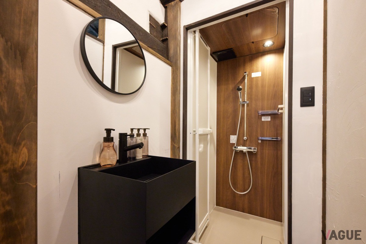 増設した母屋のシャワールーム