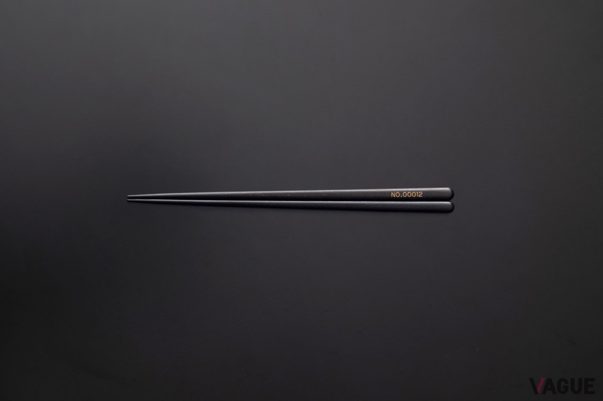 縞黒檀極（きわみ）箸置き揃え：5400円