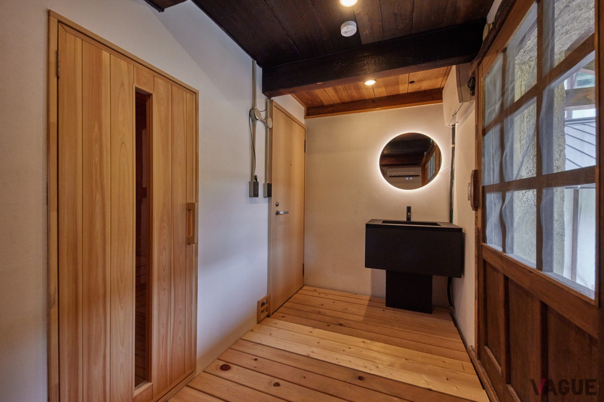 土蔵サウナ内部