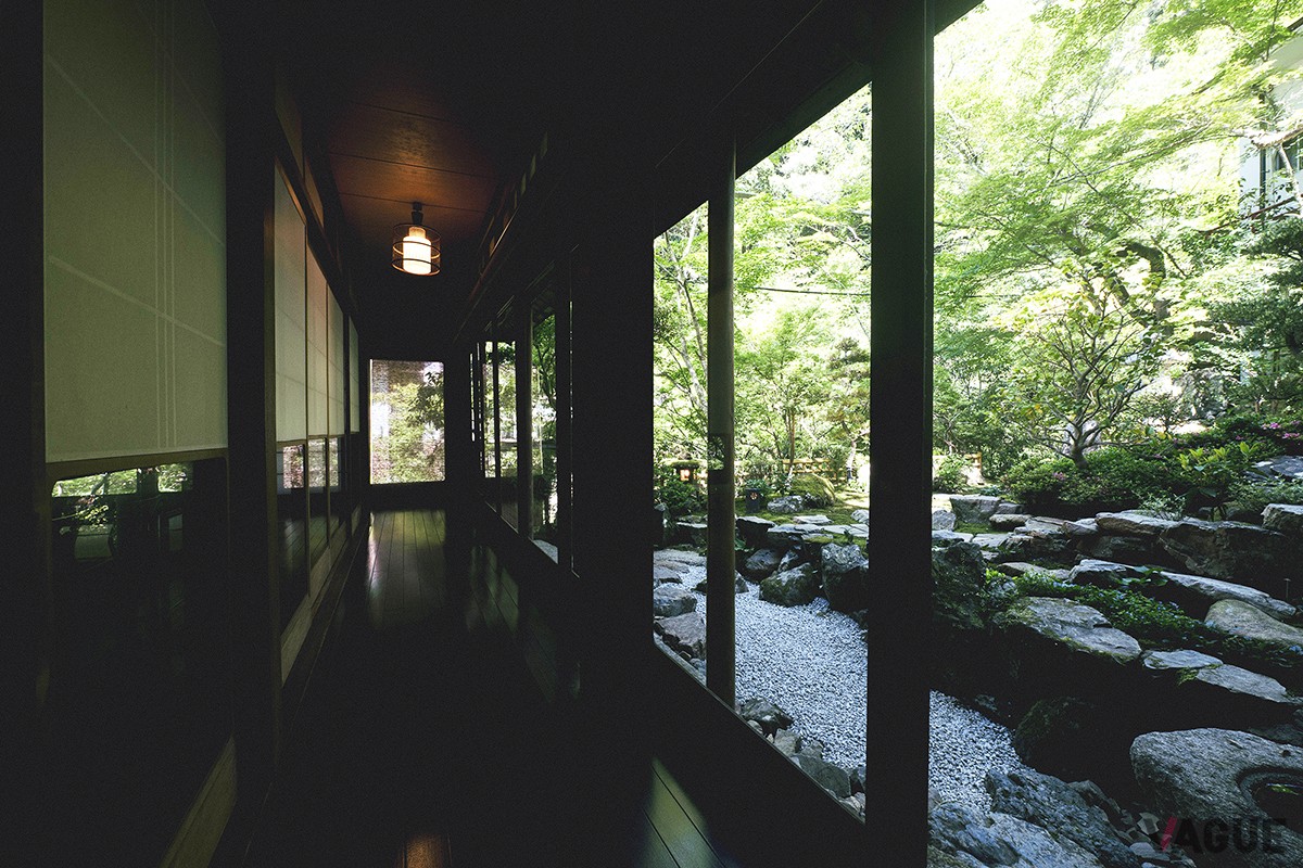 庭園に面した和室