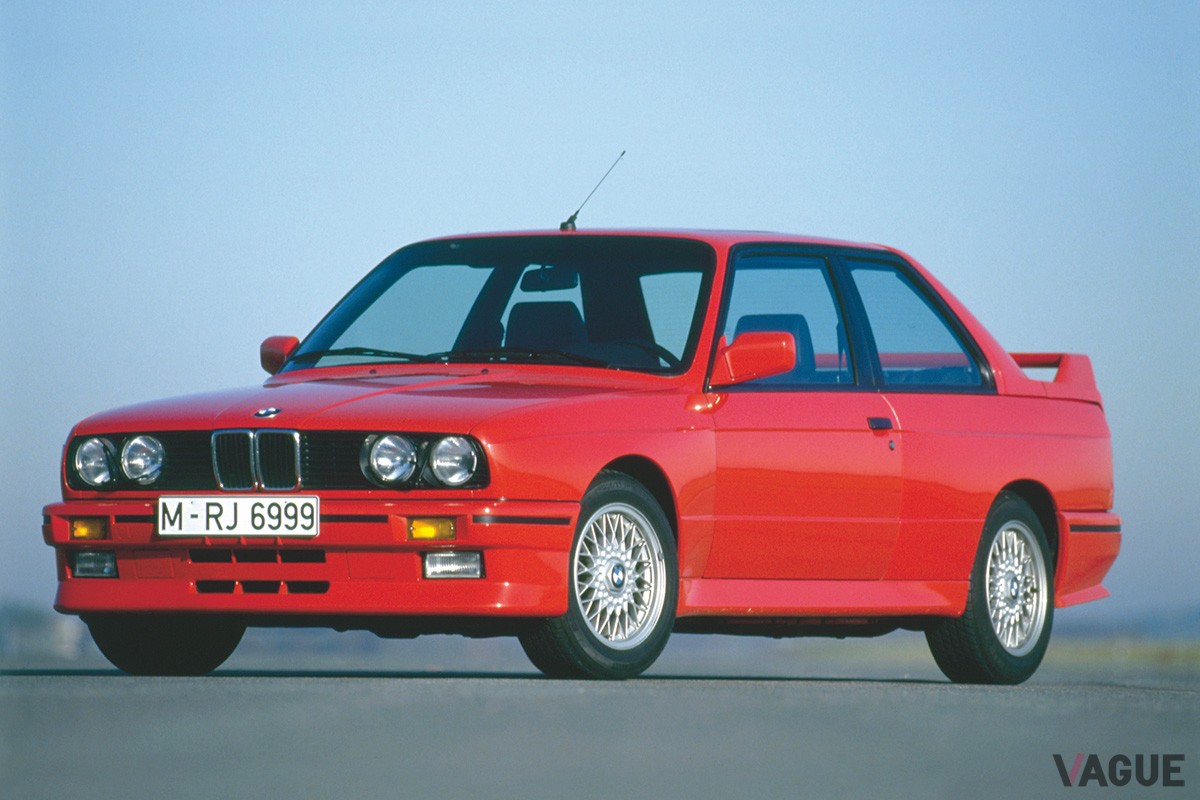 スポイラーの装着などに加えて、リアのピラーとウインドウの傾斜角を強めてトランクリッドを高くし、空力性能を向上させていた