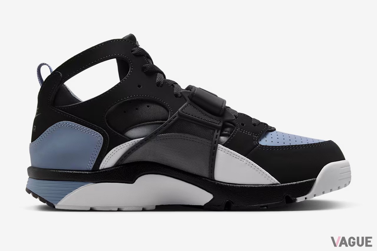 ナイキのトレーニングシューズ「エア トレーナー ハラチ」に、1990年代のオリジナルカラー“Black and Cool Blue”が登場