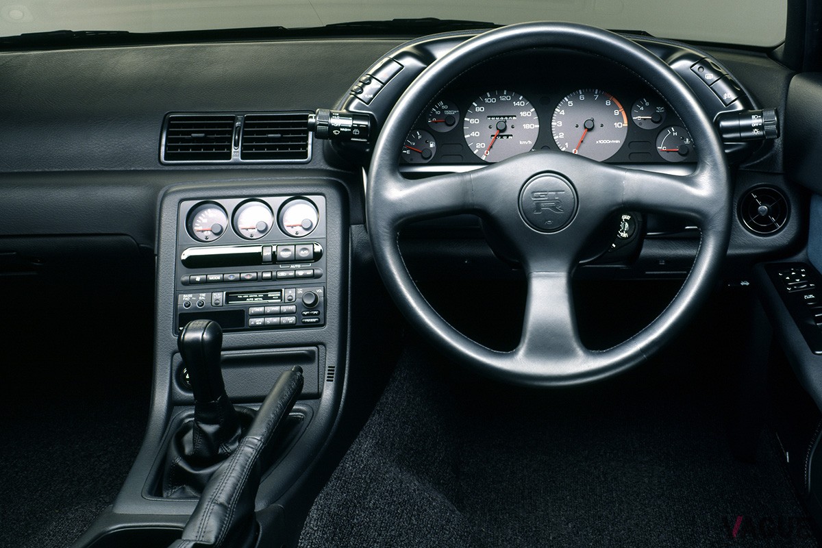 8代目「スカイライン」をベースに1989年に登場した、3代目のR32型「スカイラインGT-R」