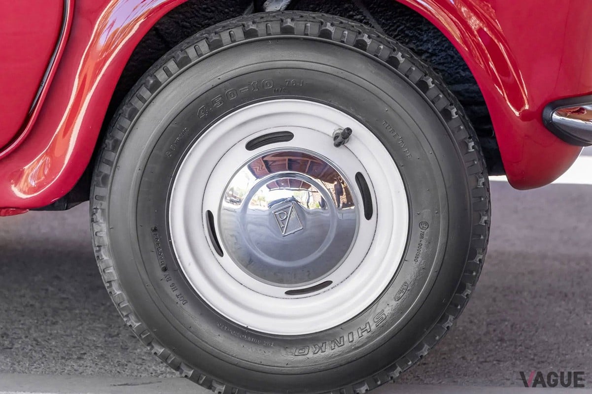 現存数が少ないベスパ「400」がオークションに登場（C）Bring a Trailer