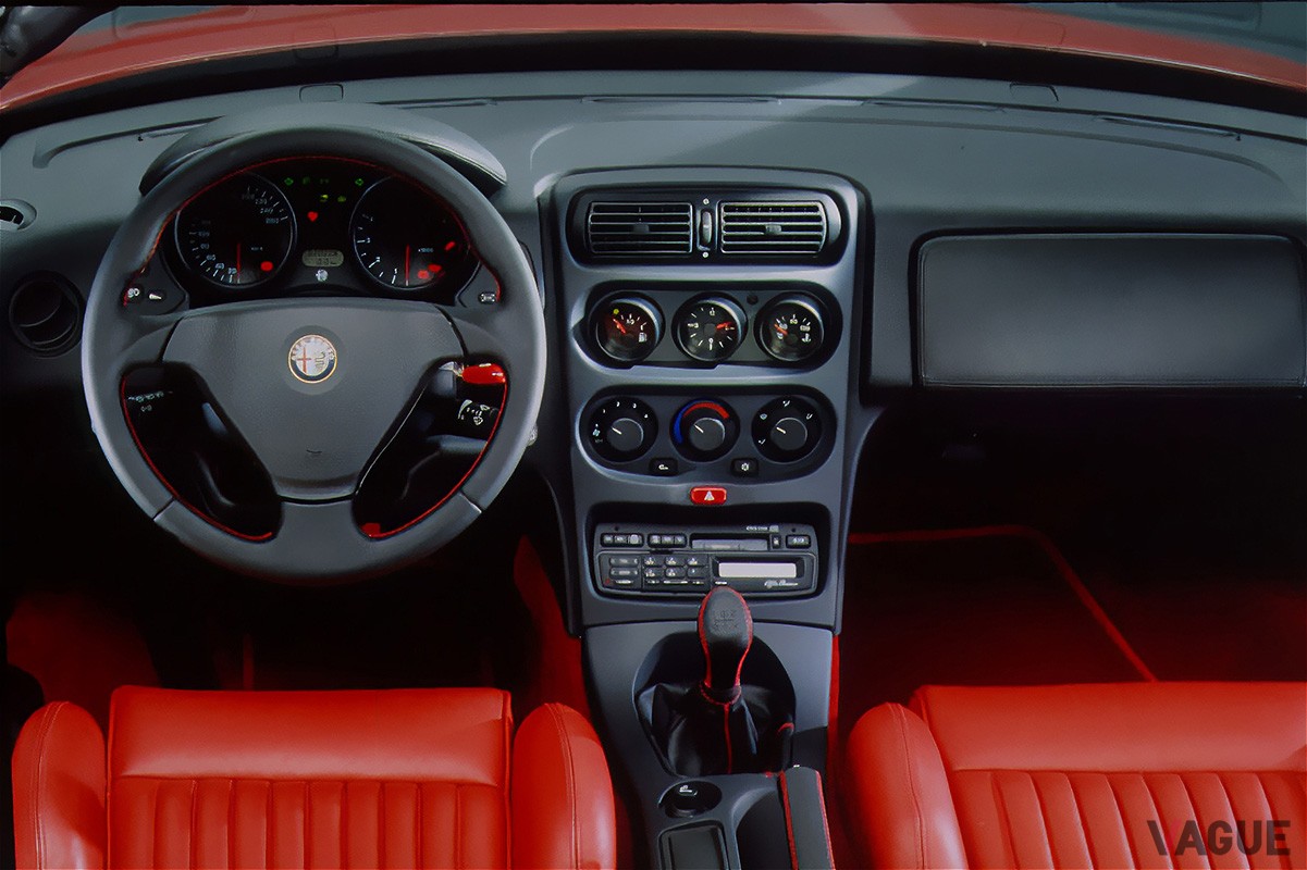 往年の名機“ブッソーネV6”を搭載していたアルファ ロメオ「GTV」